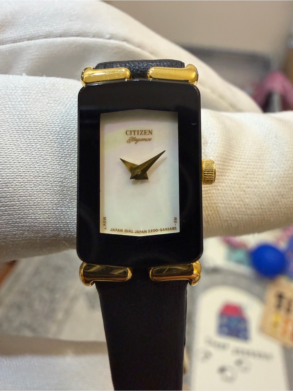 Vintage Citizen Elegance Ladies Watch Mother of Pearl MOP Tank Gold 2200-S14994